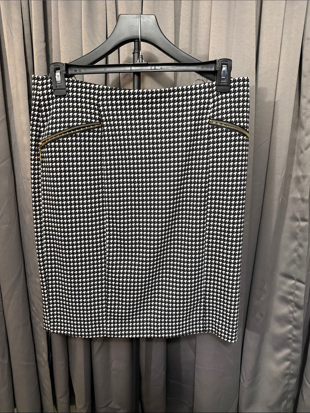 Alfani Black and White Houndstooth Pencil Skirt with Gold Zipper Detail